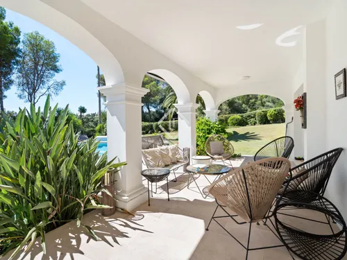 4 Bedrooms House / Villa in Calle esmeralda