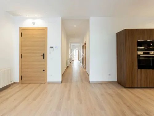 3 Bedrooms Apartment in Av Josep Tarradellas
