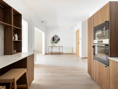3 Bedrooms Apartment in Av Josep Tarradellas