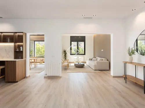 3 Bedrooms Apartment in Av Josep Tarradellas