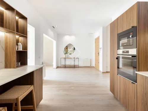 3 Bedrooms Apartment in Av Josep Tarradellas
