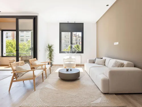 3 Bedrooms Apartment in Av Josep Tarradellas