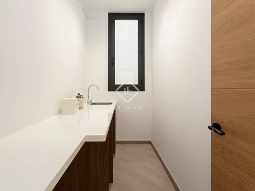 3 Bedrooms Apartment in Av Josep Tarradellas