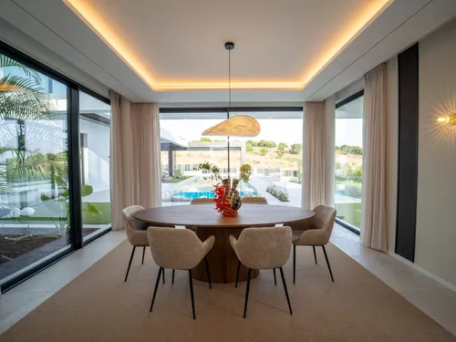 6 Bedrooms House / Villa in Carretera de Benahavis