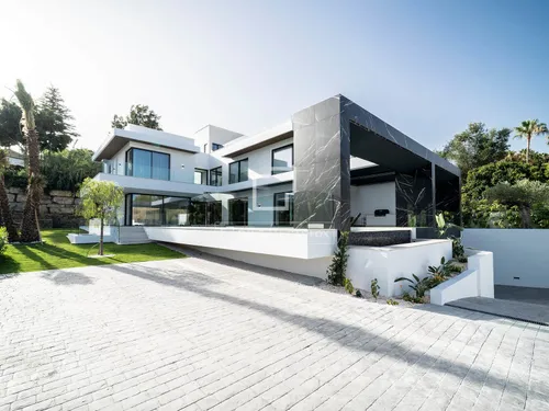 6 Bedrooms House / Villa in Carretera de Benahavis