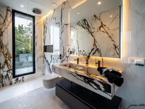 6 Bedrooms House / Villa in Carretera de Benahavis