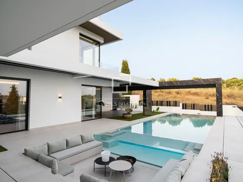 6 Bedrooms House / Villa in Carretera de Benahavis