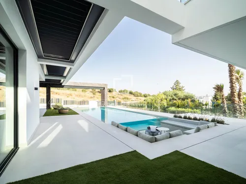 6 Bedrooms House / Villa in Carretera de Benahavis