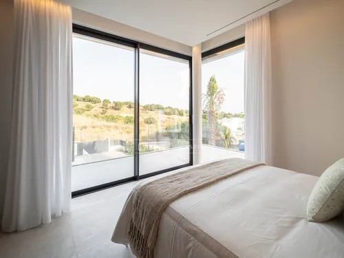 6 Bedrooms House / Villa in Carretera de Benahavis