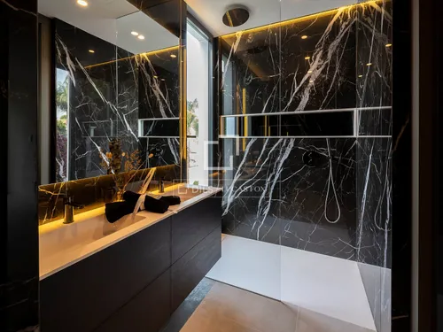 6 Bedrooms House / Villa in Carretera de Benahavis