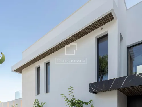 6 Bedrooms House / Villa in Carretera de Benahavis