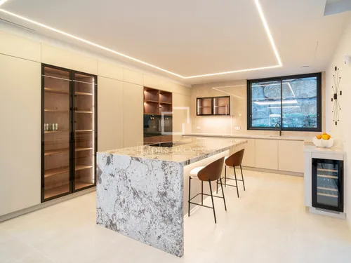 6 Bedrooms House / Villa in Carretera de Benahavis