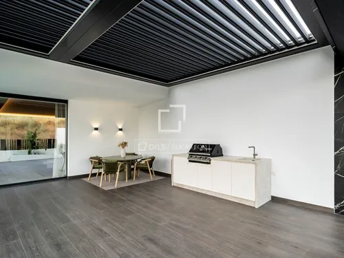 6 Bedrooms House / Villa in Carretera de Benahavis