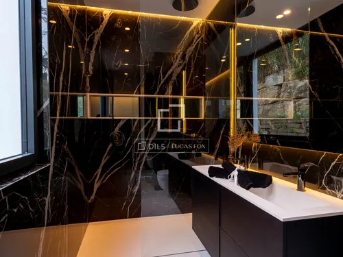 6 Bedrooms House / Villa in Carretera de Benahavis