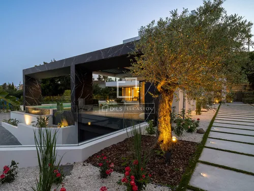 6 Bedrooms House / Villa in Carretera de Benahavis