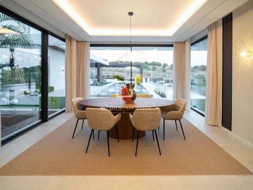 6 Bedrooms House / Villa in Carretera de Benahavis