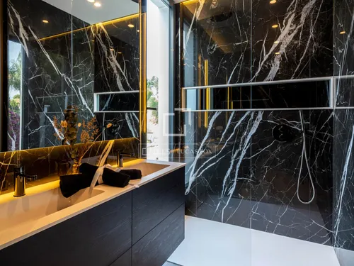 6 Bedrooms House / Villa in Carretera de Benahavis