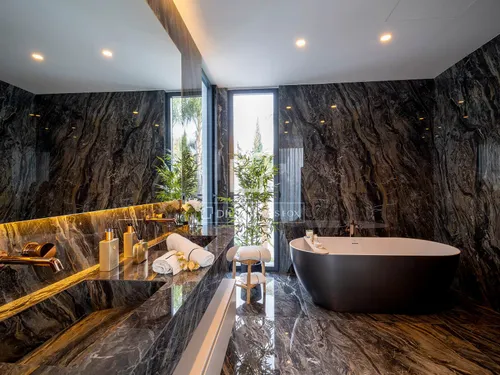 6 Bedrooms House / Villa in Carretera de Benahavis