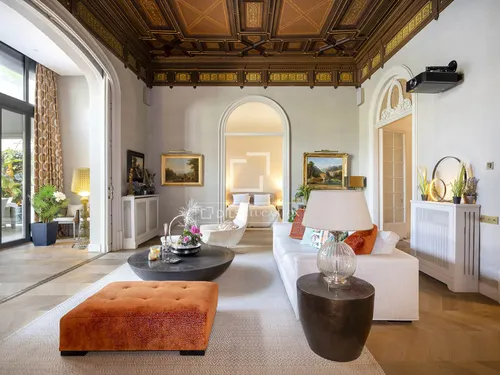 6 Bedrooms Apartment in Passeig de Gracia