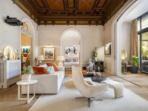 6 Bedrooms Apartment in Passeig de Gracia