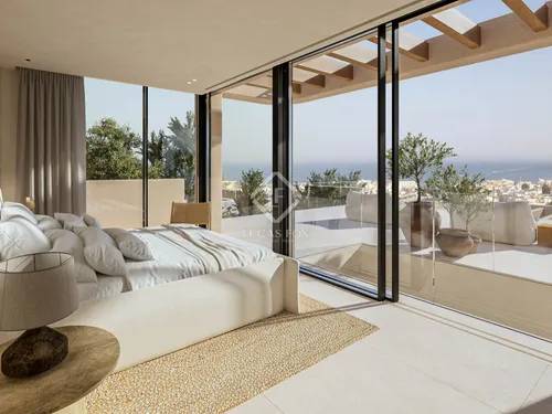 4 Bedrooms House / Villa in Carrer Islandia