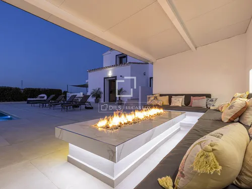 4 Bedrooms House / Villa in Parcela 78 del Poligono