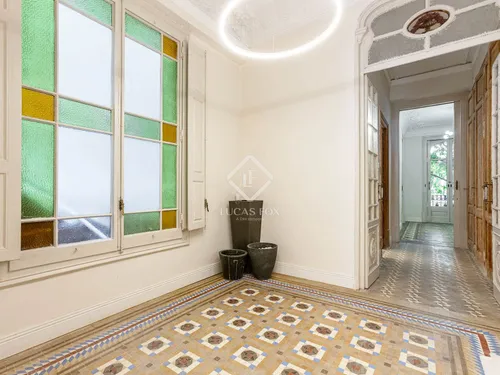 3 Bedrooms Apartment in Muntaner