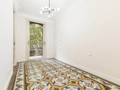 3 Bedrooms Apartment in Muntaner