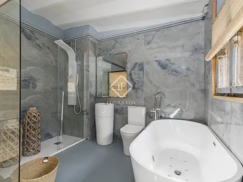 3 Bedrooms Apartment in Muntaner