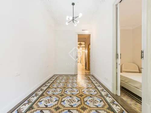 3 Bedrooms Apartment in Muntaner