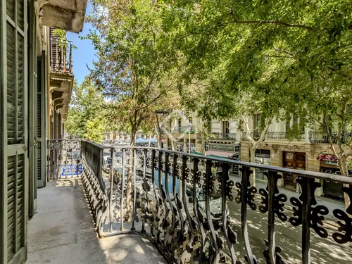 3 Bedrooms Apartment in Muntaner