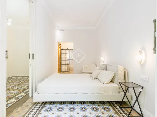 3 Bedrooms Apartment in Muntaner