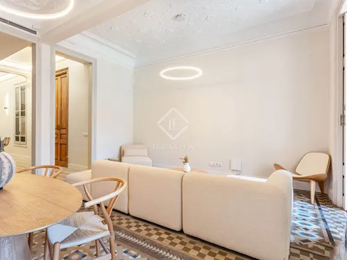 3 Bedrooms Apartment in Muntaner