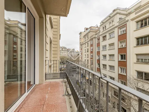 3 Bedrooms Apartment in Diagonal