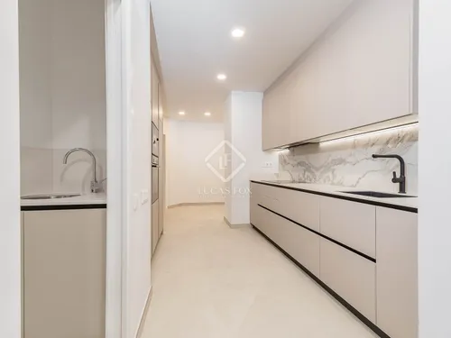 3 Bedrooms Apartment in Diagonal