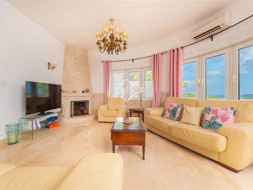 3 Bedrooms Country house in Carrer Andratx