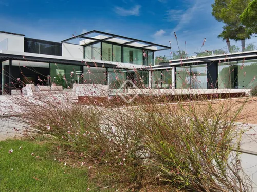 4 Bedrooms House / Villa in Carrer Gerardo Diego