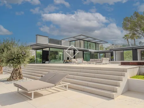 4 Bedrooms House / Villa in Carrer Gerardo Diego