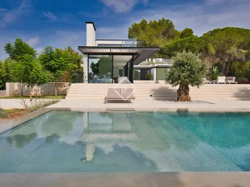 4 Bedrooms House / Villa in Carrer Gerardo Diego