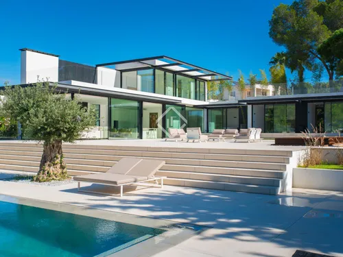 Excellent 4 Bedroom house / villa with rental license for sale in Ibiza Town, Balearic Islands