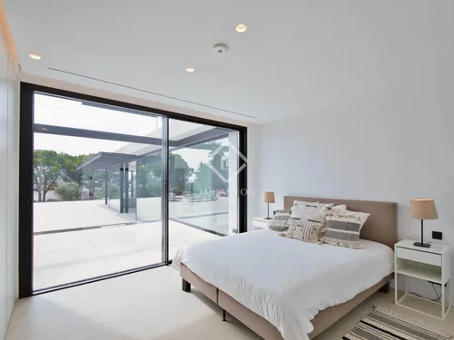 4 Bedrooms House / Villa in Carrer Gerardo Diego