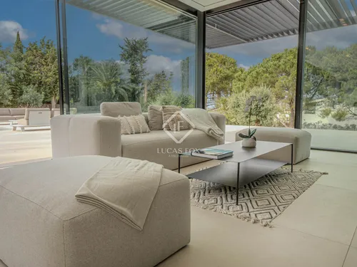 4 Bedrooms House / Villa in Carrer Gerardo Diego