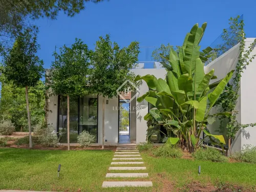 4 Bedrooms House / Villa in Carrer Gerardo Diego