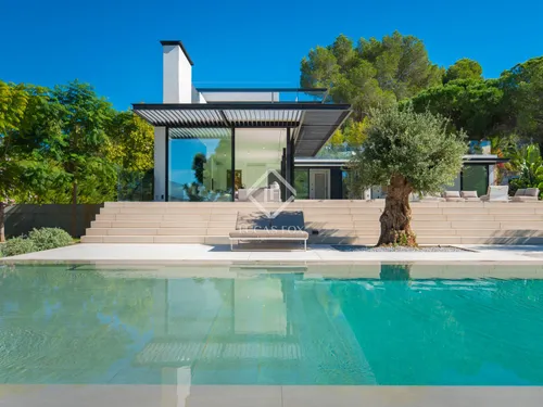 Excellent 4 Bedroom house / villa with rental license for sale in Ibiza Town, Balearic Islands