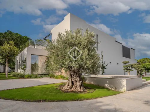 4 Bedrooms House / Villa in Carrer Gerardo Diego