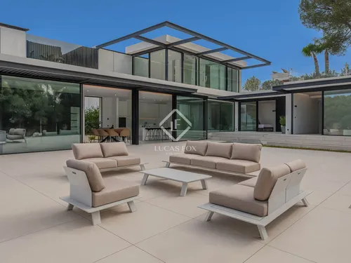 4 Bedrooms House / Villa in Carrer Gerardo Diego