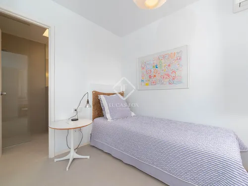 4 Bedrooms House / Villa in CALLE PARIS