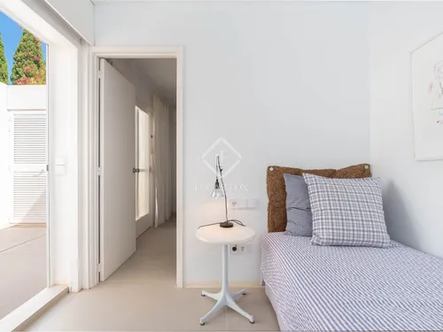 4 Bedrooms House / Villa in CALLE PARIS