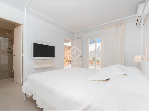 4 Bedrooms House / Villa in CALLE PARIS