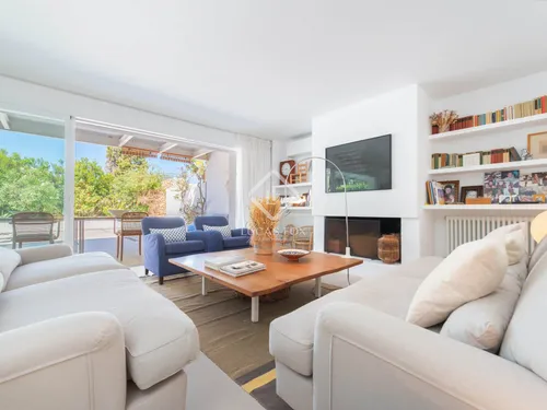 4 Bedrooms House / Villa in CALLE PARIS